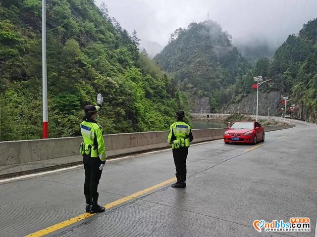 清明我在岗 | 宁德交警始终一路护您平安行-2.jpg