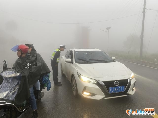 清明我在岗 | 宁德交警始终一路护您平安行-14.jpg