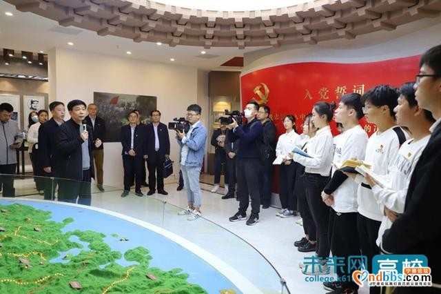 党史学习教育福建省委宣讲团走进宁德师范学院 与师生互动交流-1.jpg