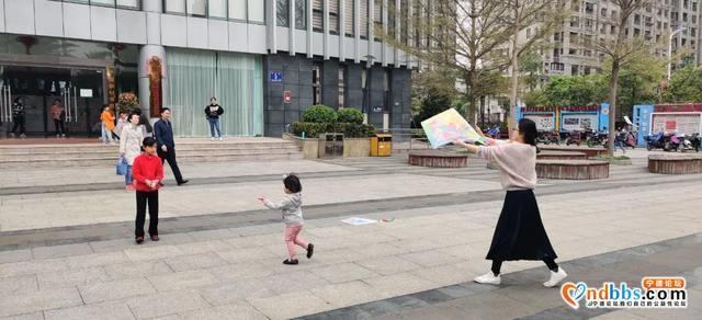 宁德市举办弘扬传统文化 扣好人生第一粒扣子——“巧手制纸鸢·清明寄深情” 巧手制风筝亲子活动-6.jpg