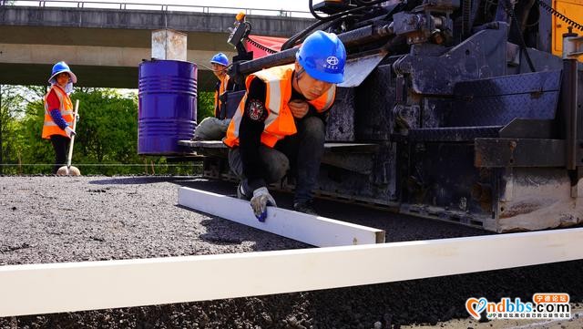 溧阳至宁德公路江苏段正式踏入路面建设新征程-2.jpg