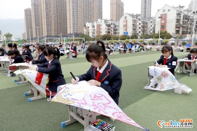 “书墨两香进校园 礼赞百年心向党”宁德市华侨小学举办百人现场书写大赛-4.jpg