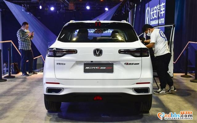 上海车展：全新长安CS55 PLUS首发，长安与华为、宁德时代共同造车-8.jpg