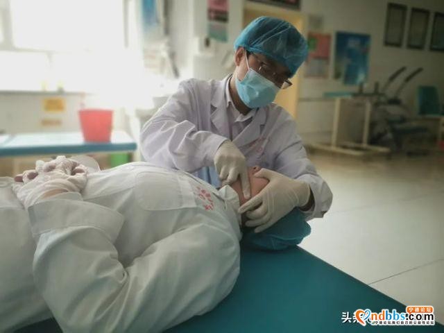 这名宁德援疆医生，手写500页讲义！打造一支带不走的康复医疗队-1.jpg