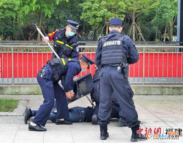 宁德车站派出所开展反恐应急处突演练-2.jpg