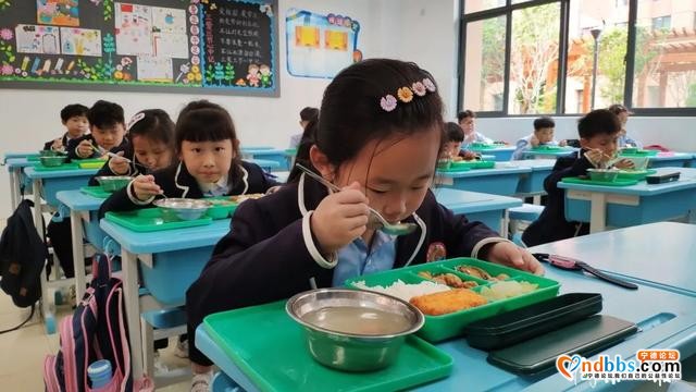 学校“三托”，托得放心吗？记者“带”你在霞浦体验“午托”→-2.jpg