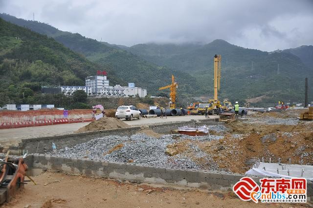 宁德蕉城时代锂离子电池生产基地项目厂房首吊-3.jpg