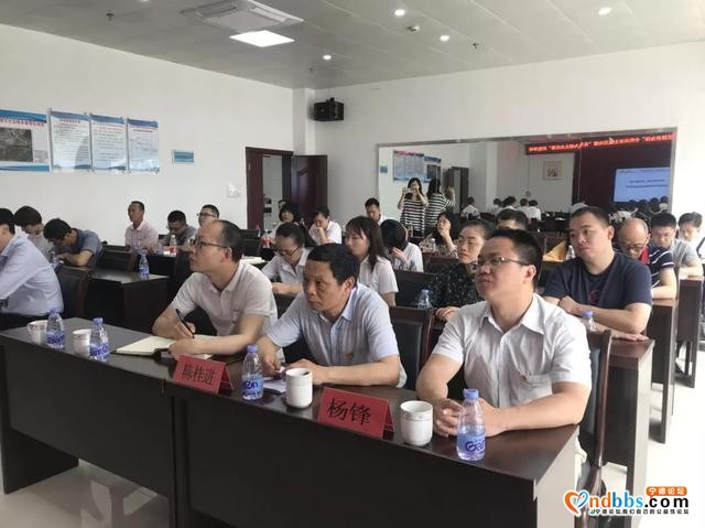 “品读红色经典、赓续精神血脉”全民阅读主题党日活动暨“我为群众办实事”实践活动开展-2.jpg
