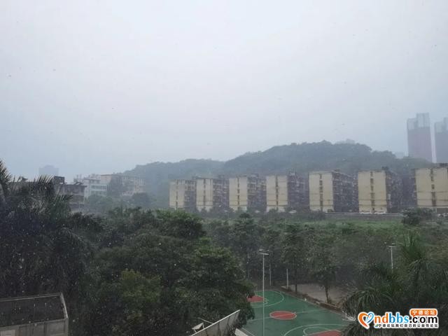 白昼如夜！暴雨红色预警！福建沿海地区“补偿式”降雨-2.jpg