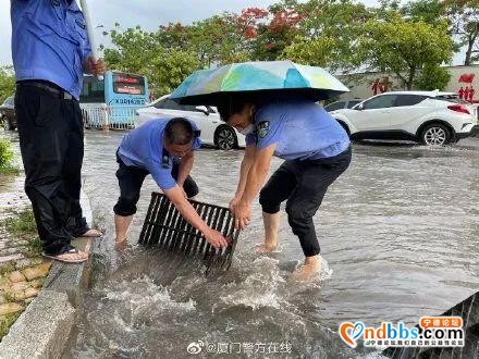 紧急！山体滑坡！路面塌方！福建人出门注意-3.jpg