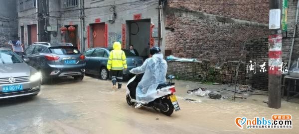 紧急！山体滑坡！路面塌方！福建人出门注意-7.jpg